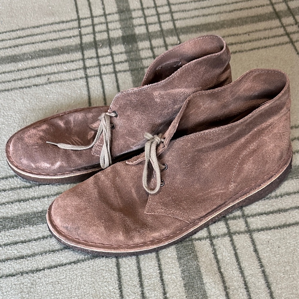 Clarks size 9.5 Brown Suede Ankle Boots